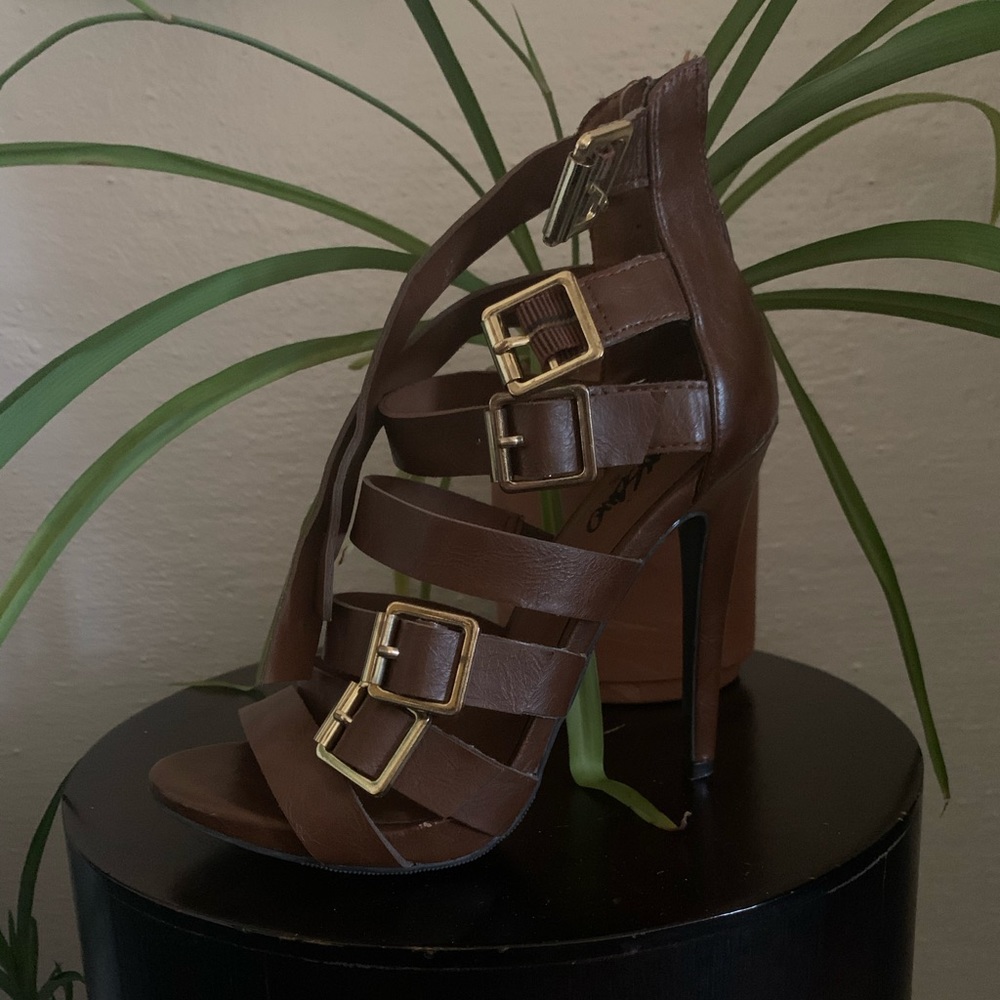 Massimo Brown Strap Sandal (5.5)